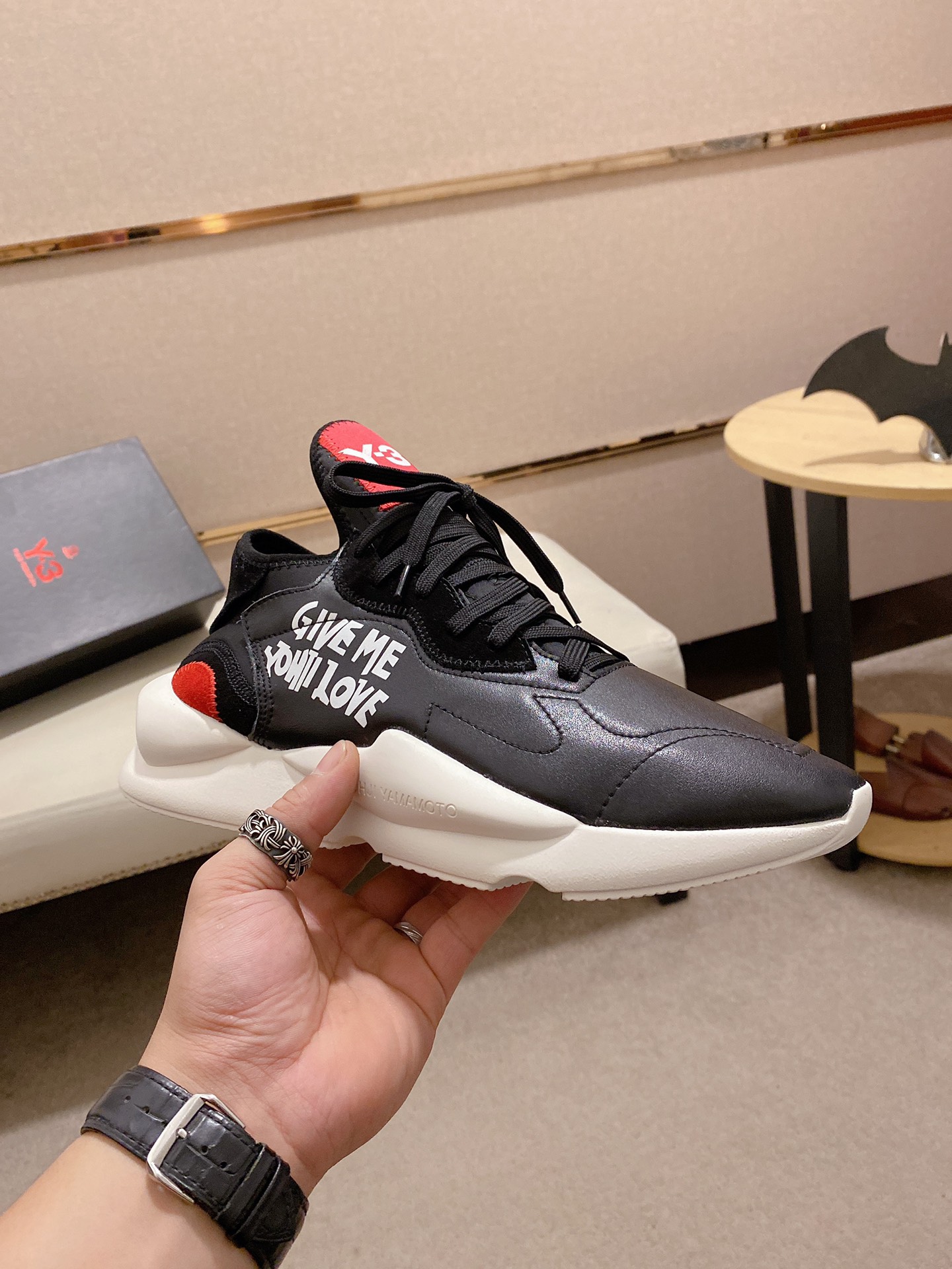 Y-3 Kaiwa Lace-Up Sneakers 19 - vstockx