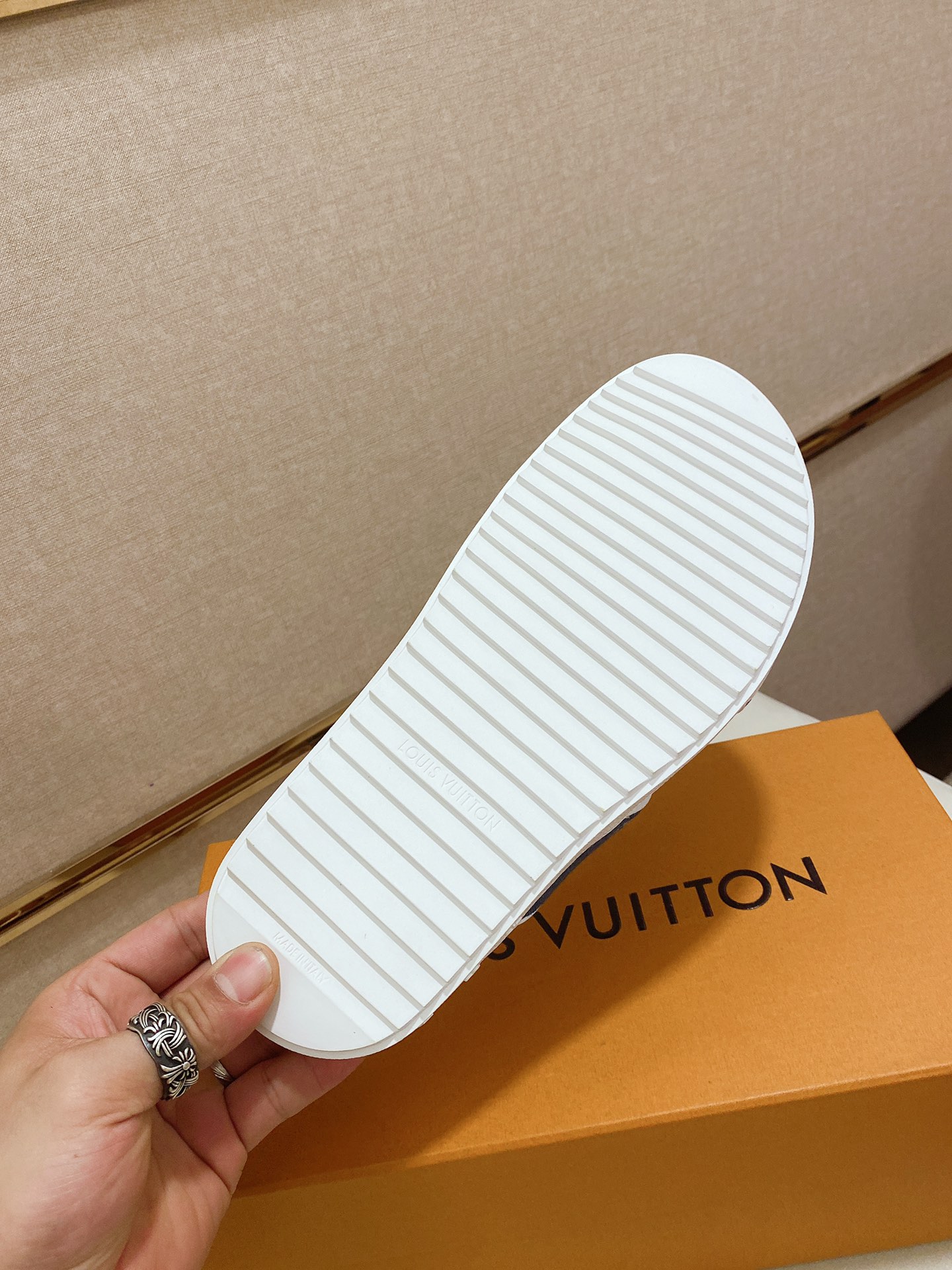 Louis Vuitton Slipper 17 - vstockx