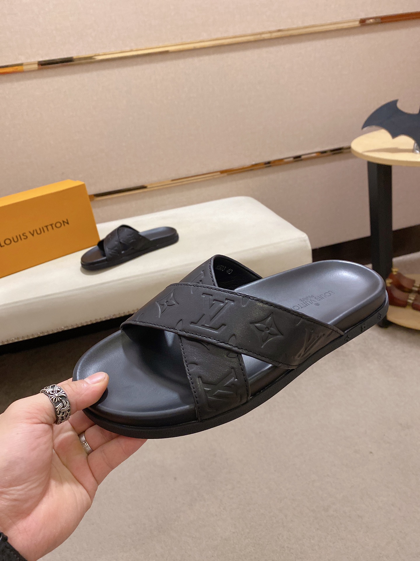 Louis Vuitton Slipper 10 - vstockx