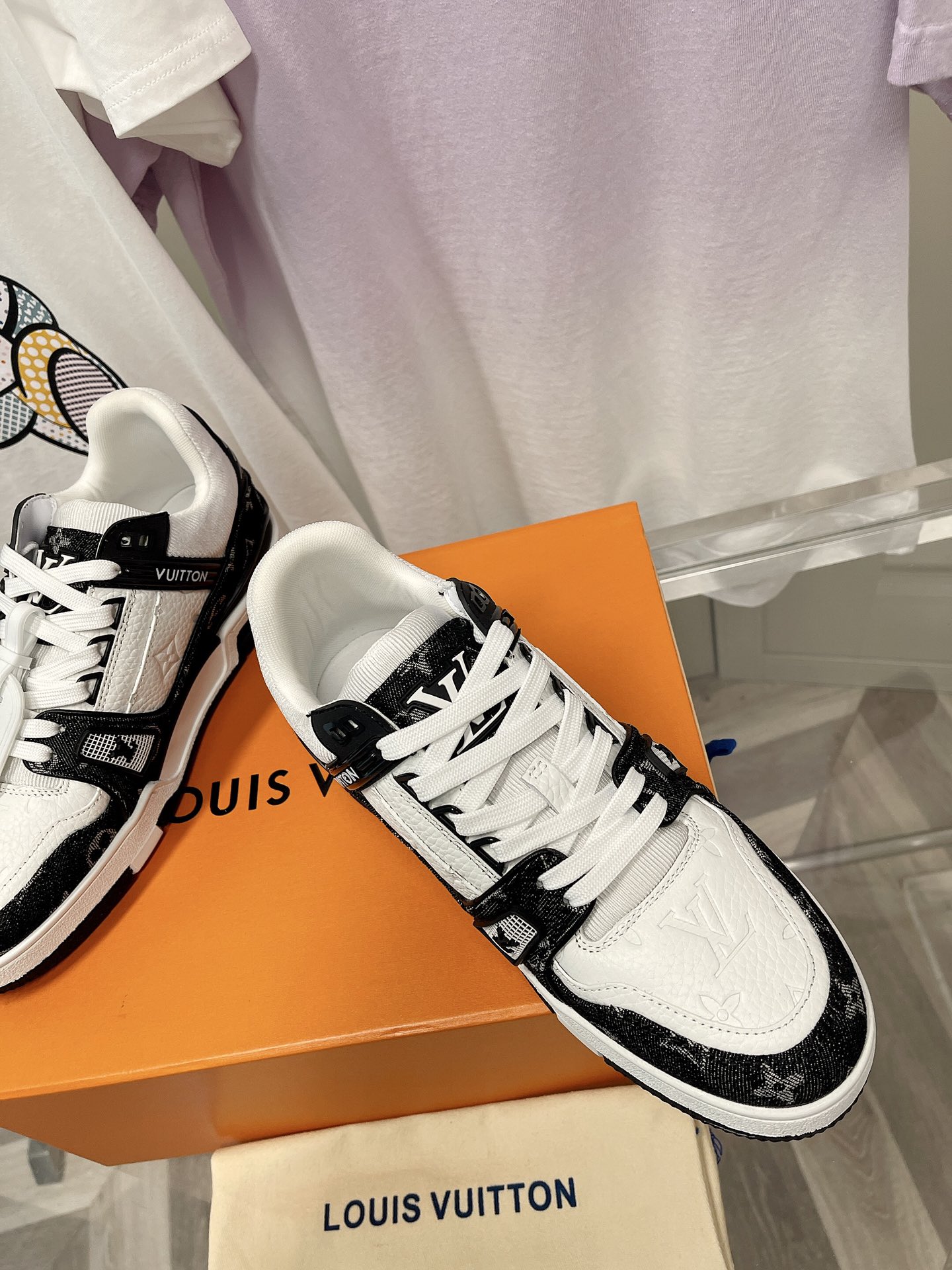 Louis Vuitton LV TRAINERS SNEAKER 2 - vstockx
