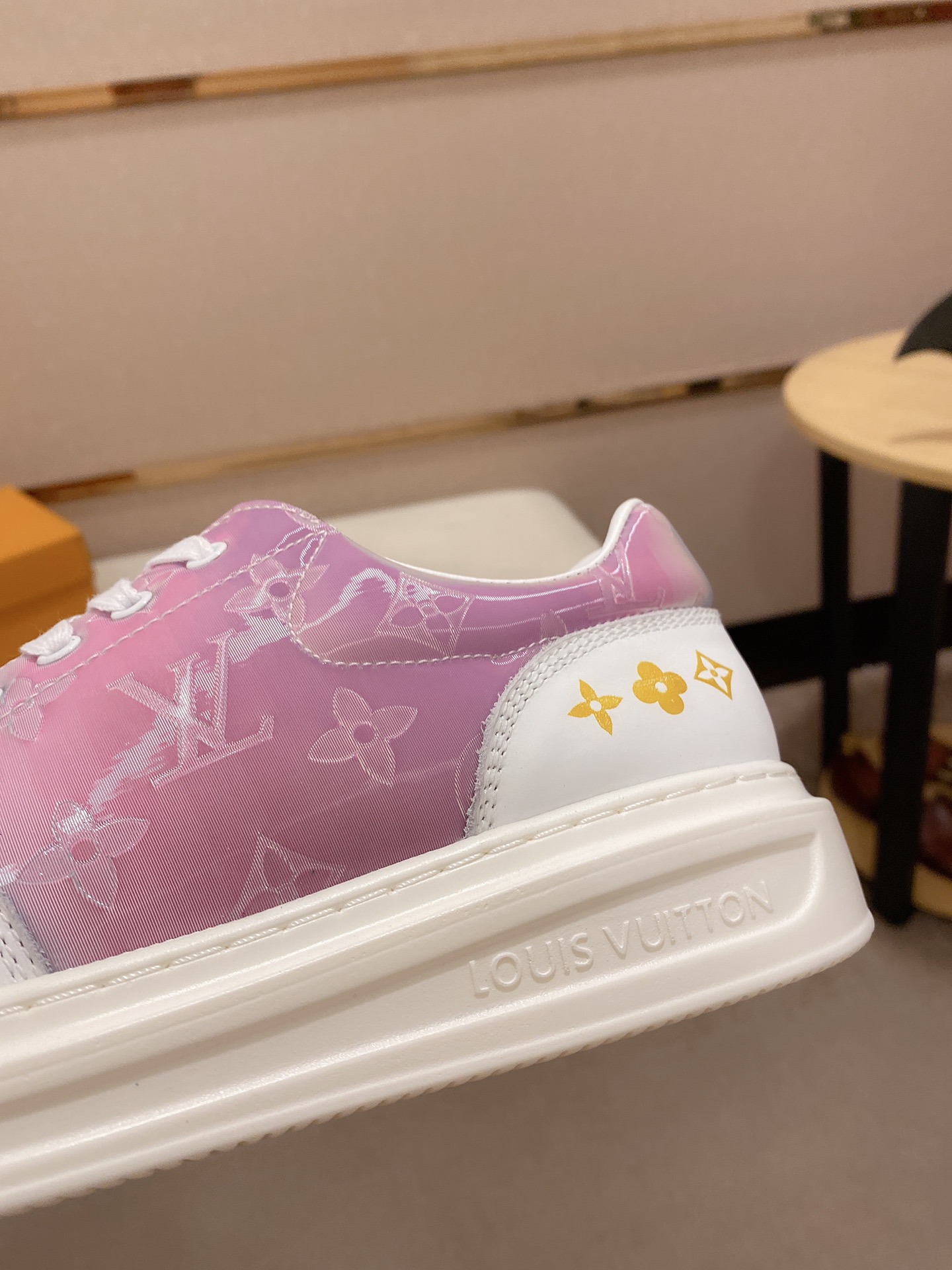 Louis Vuitton Low Top sneaker 112 - vstockx