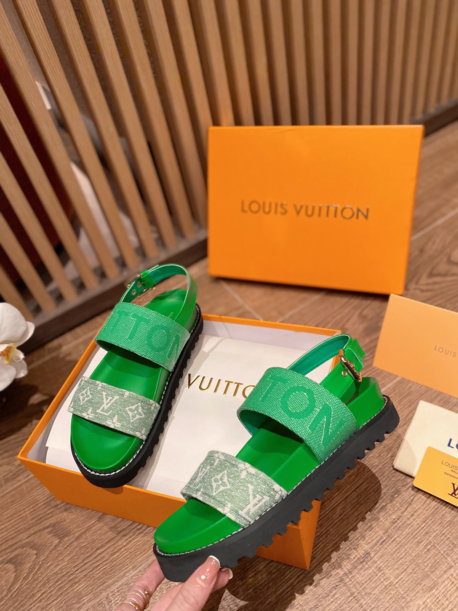 Louis Vuitton PASEO FLAT COMFORT SANDALS WOMEN 8 - vstockx