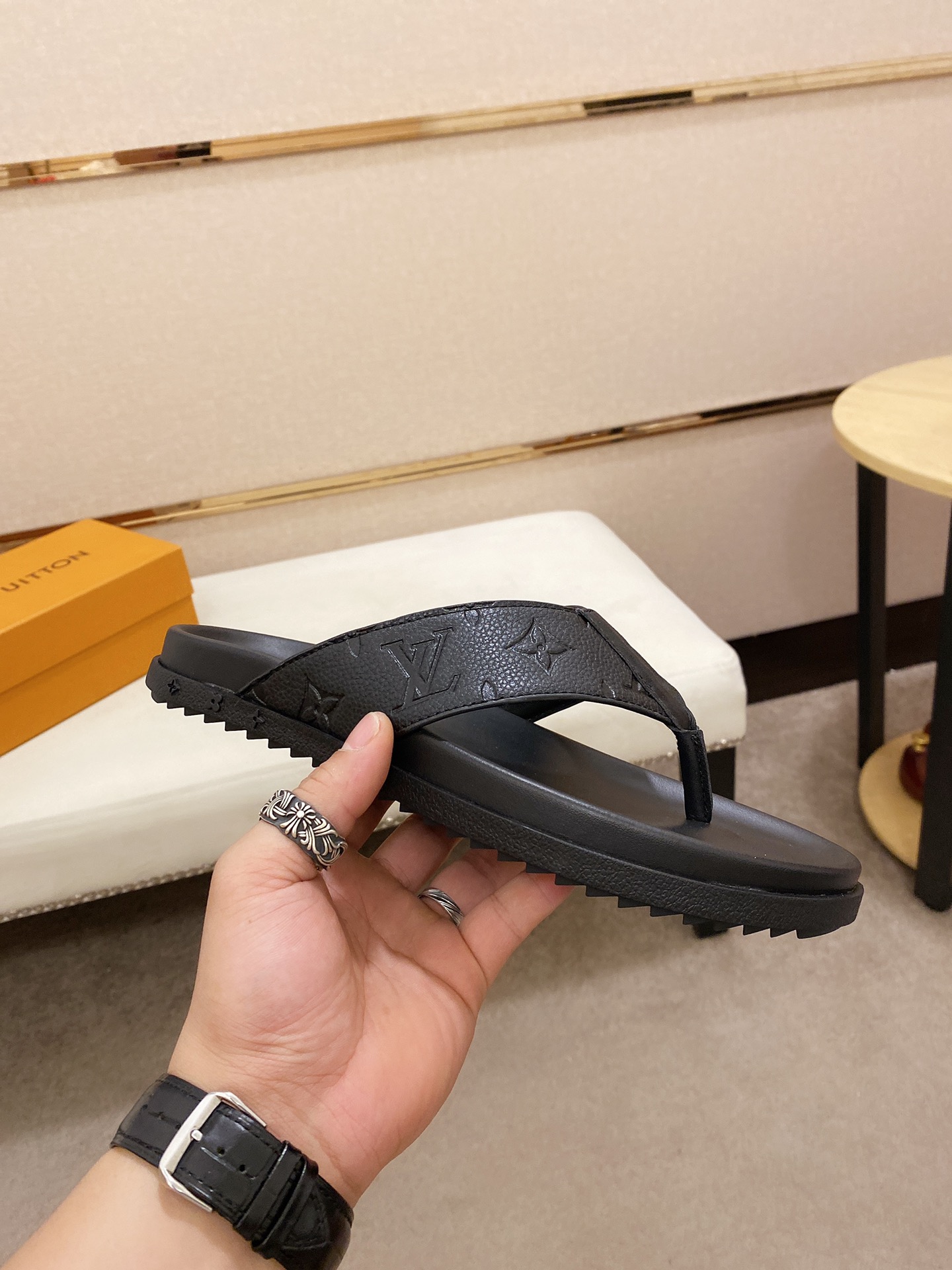 Louis Vuitton Slipper 13 - vstockx