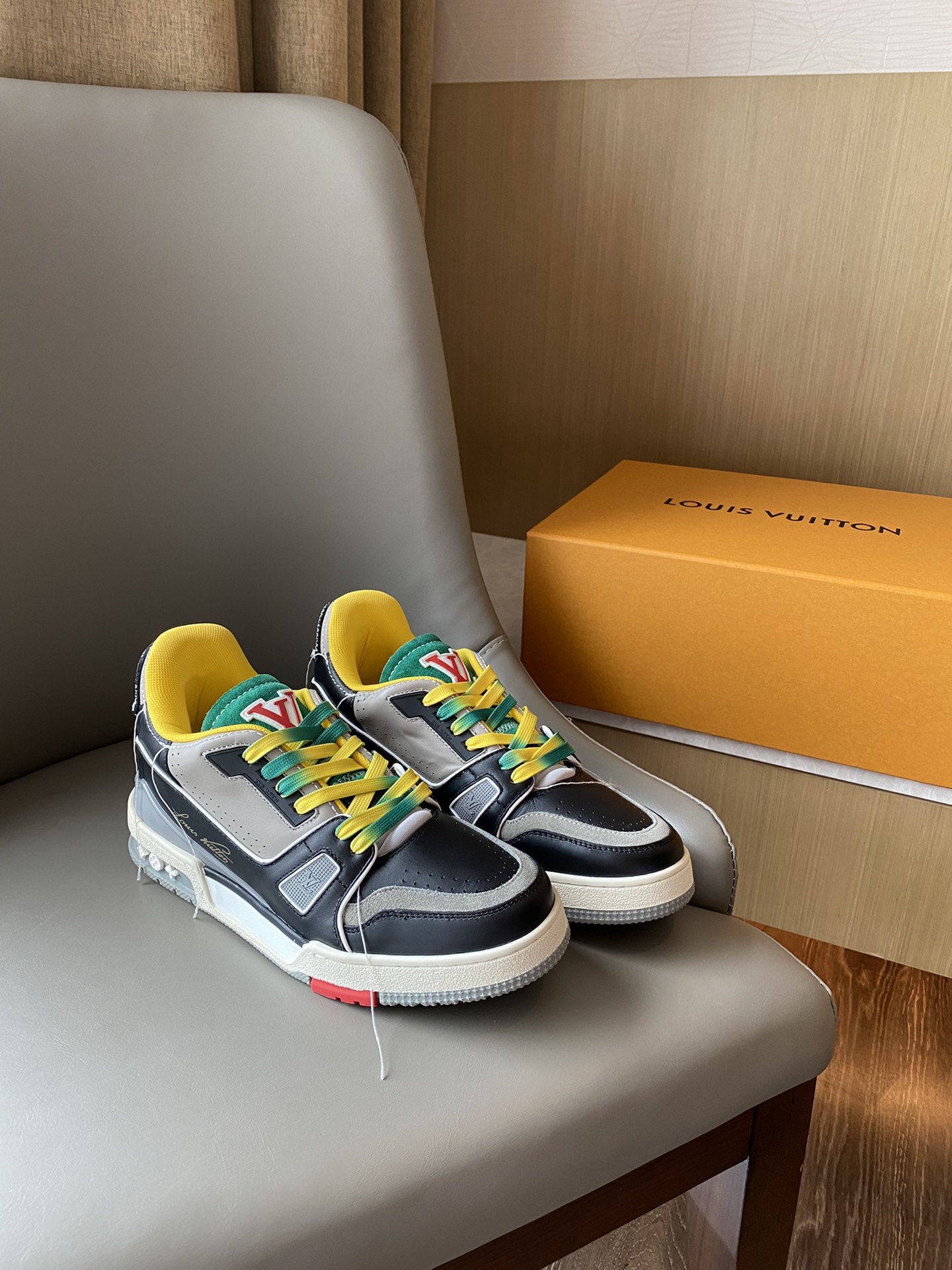 Louis Vuitton LV TRAINERS SNEAKER 9 - vstockx