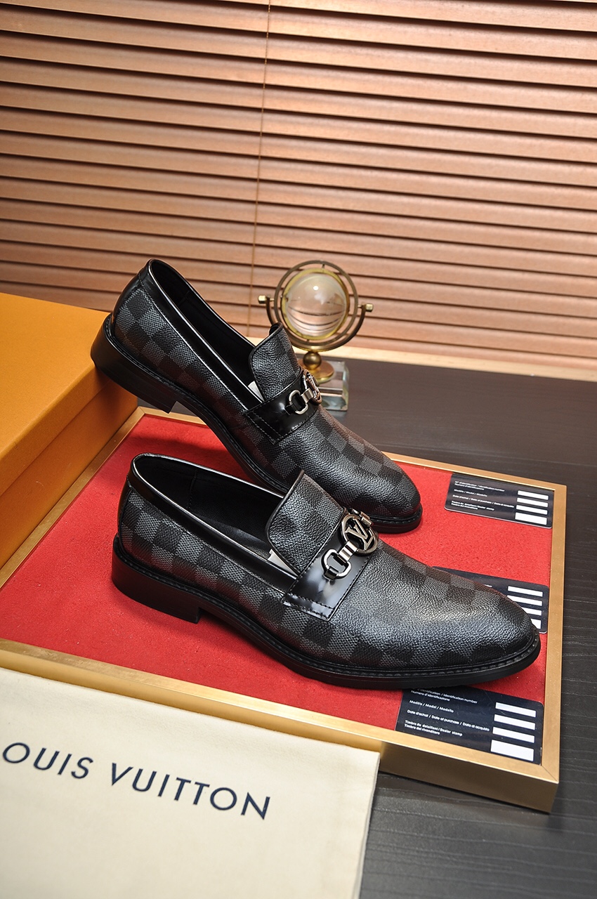 Louis Vuitton Leather Boots 42 - vstockx