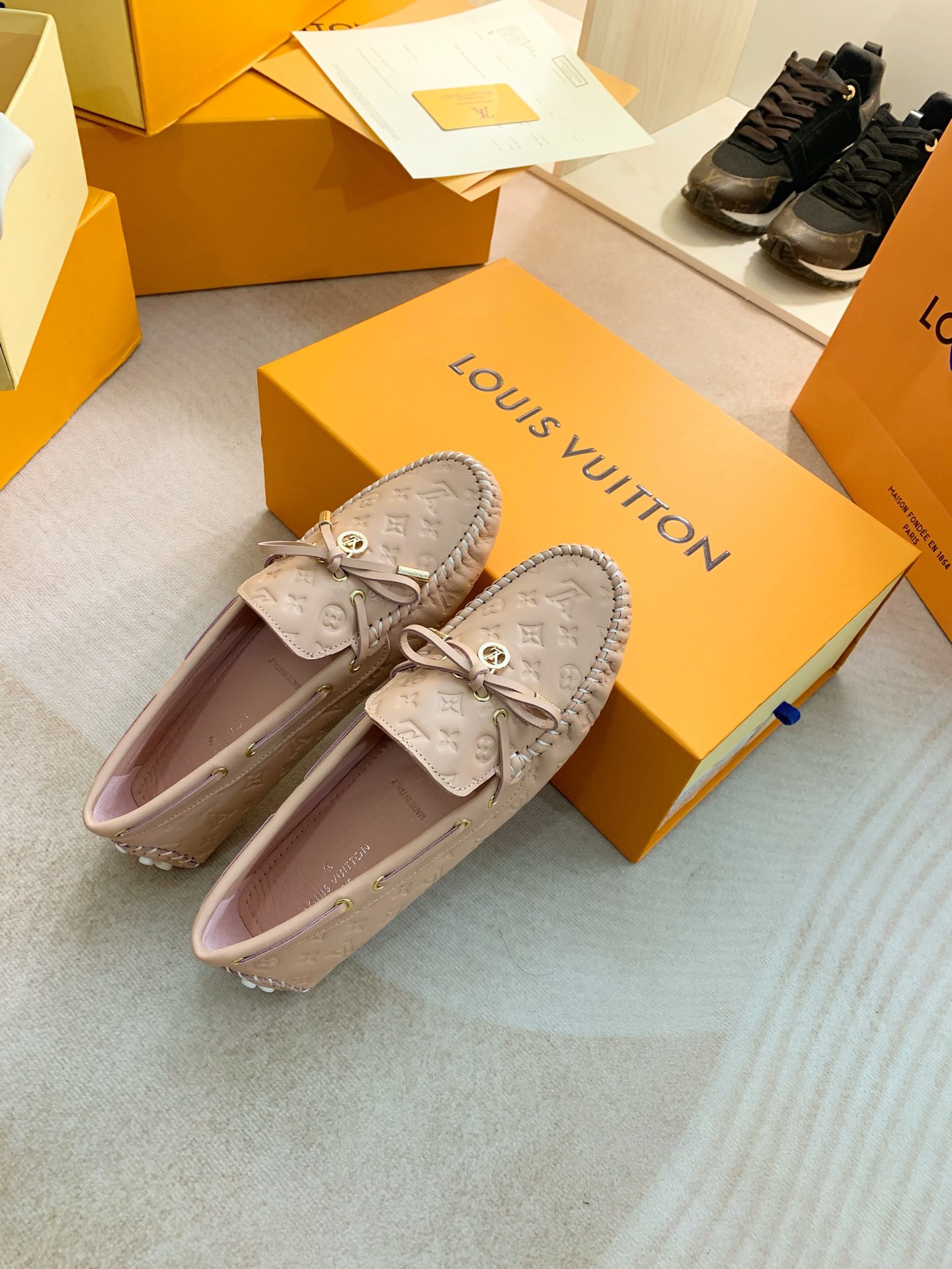 Louis Vuitton GLORIA FLAT LOAFERS WOMEN 11 - vstockx
