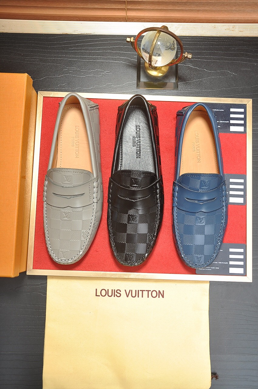 Louis Vuitton Leather Boots 34 - vstockx