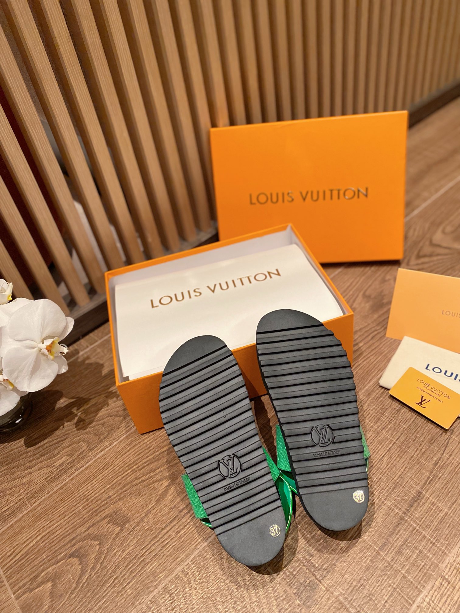 Louis Vuitton PASEO FLAT COMFORT SANDALS WOMEN 8 - vstockx