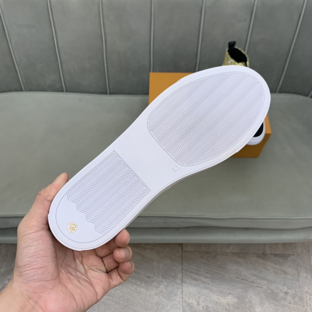 Louis Vuitton High Top sneaker 11 - vstockx