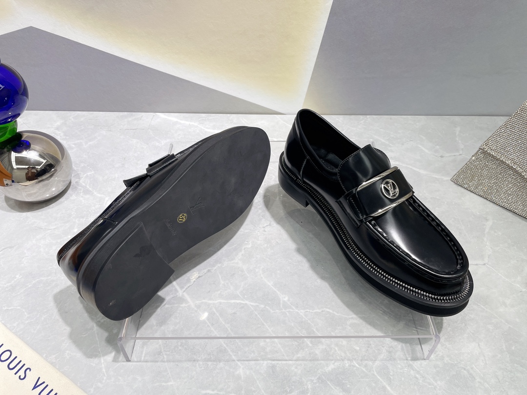 Louis Vuitton shoes WOMEN 3 - vstockx