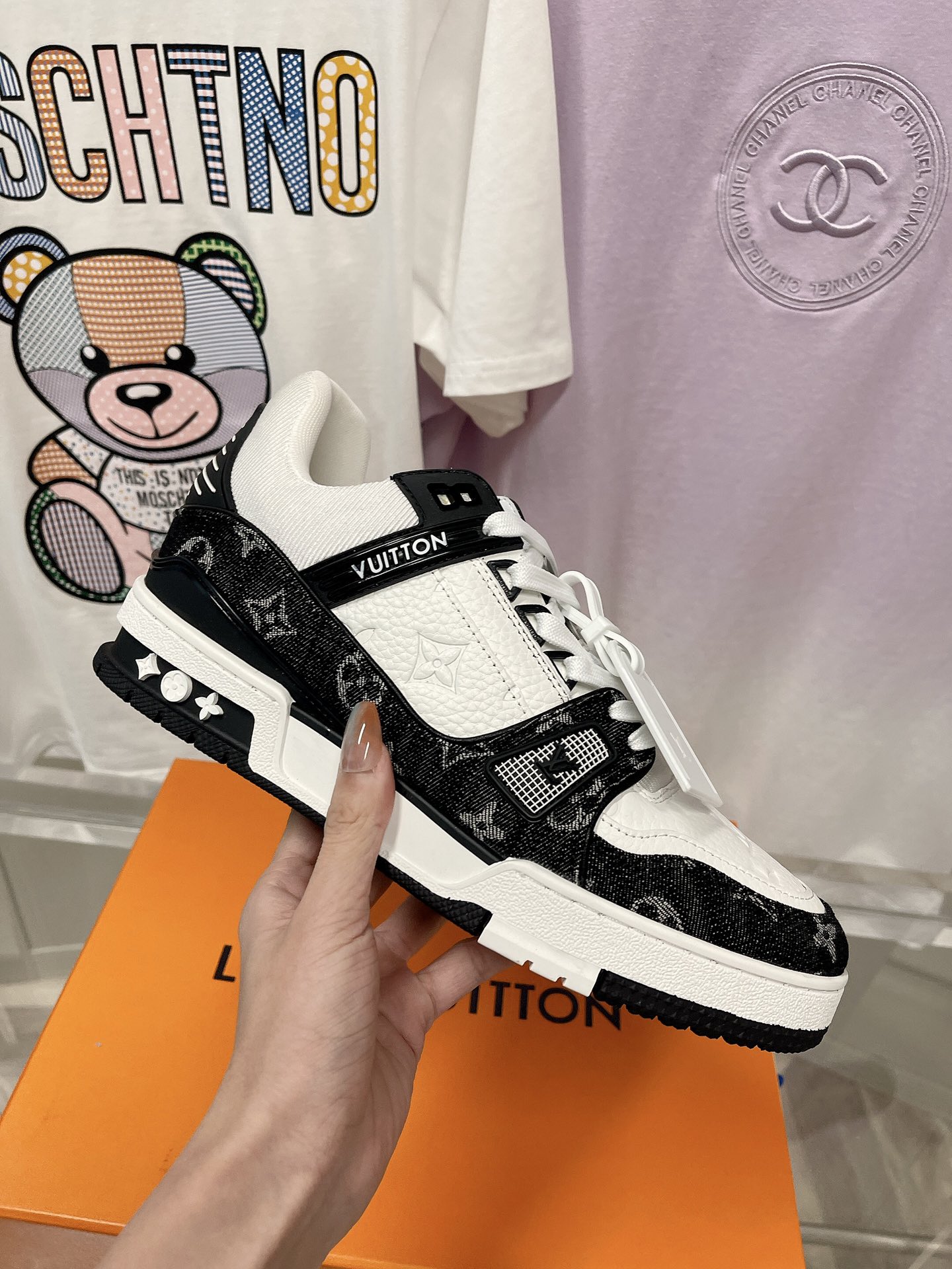 Louis Vuitton LV TRAINERS SNEAKER 2 - vstockx