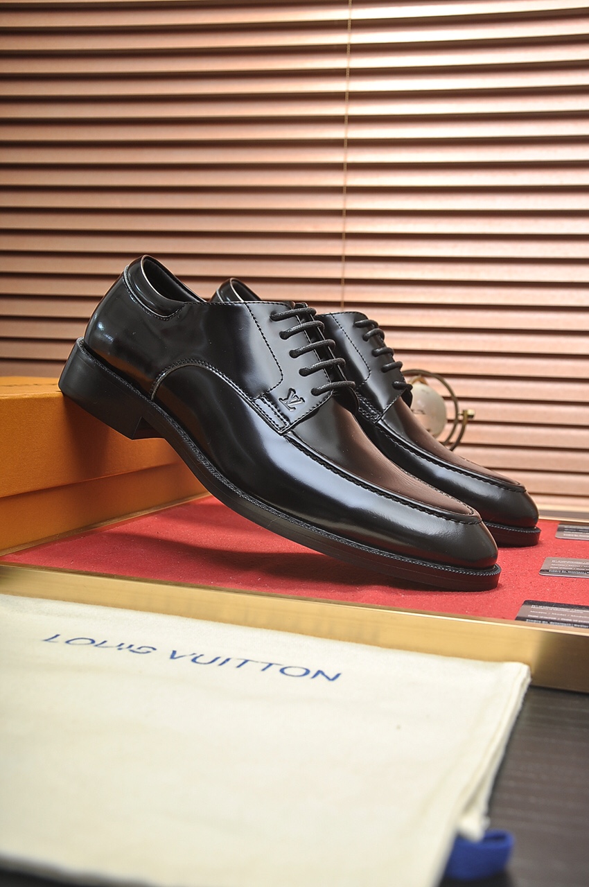 Louis Vuitton Leather Boots 46 - vstockx