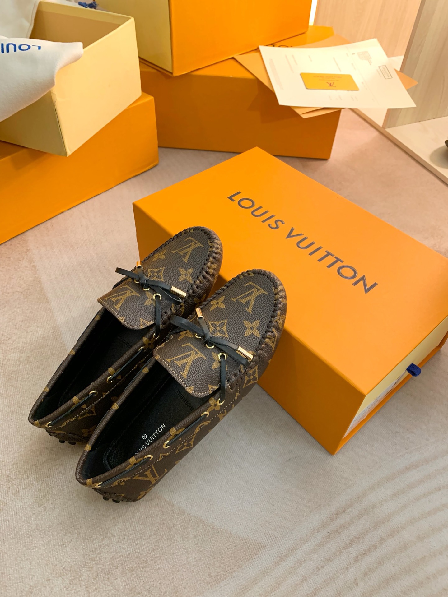 Louis Vuitton GLORIA FLAT LOAFERS WOMEN 11 - vstockx