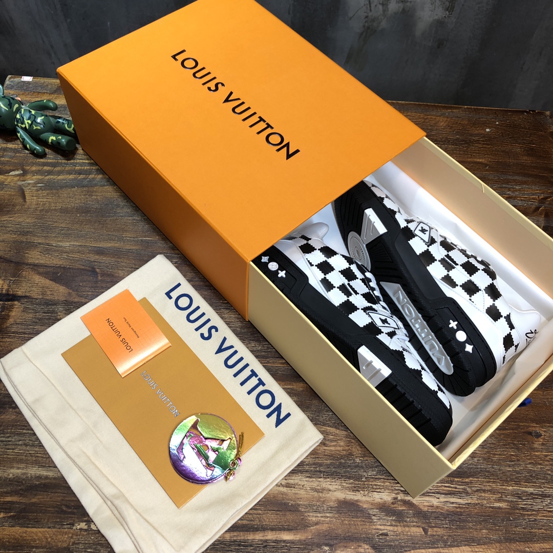 Louis Vuitton Trainer Sneakers 52 - vstockx