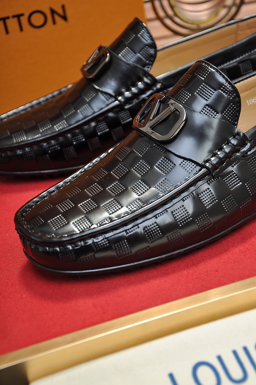 Louis Vuitton Leather Boots 50 - vstockx