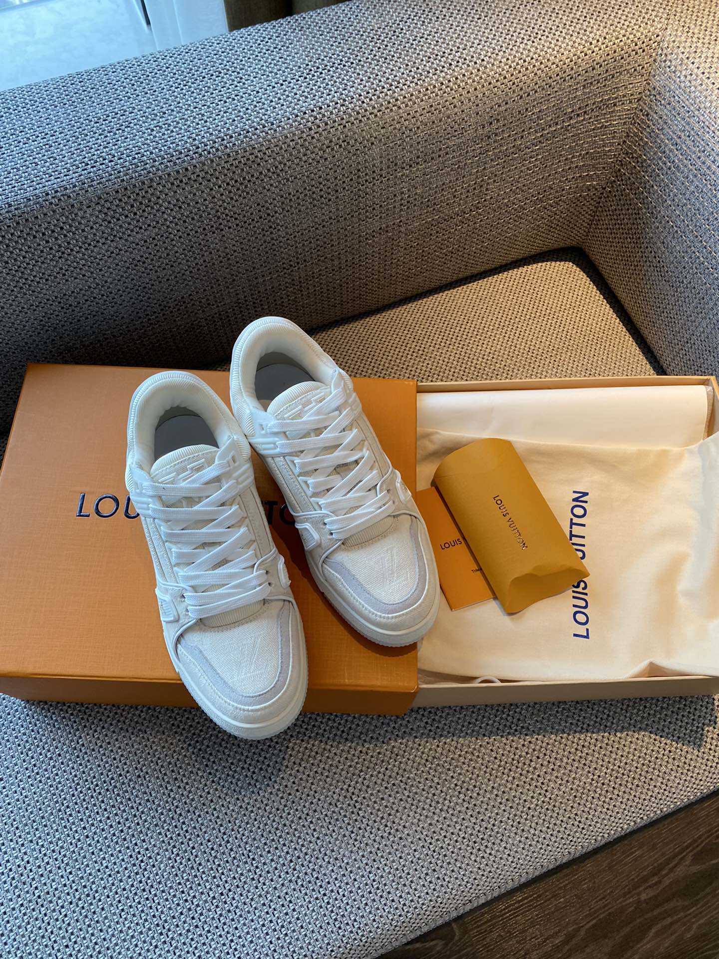 Louis Vuitton LV TRAINERS SNEAKER 9 - vstockx