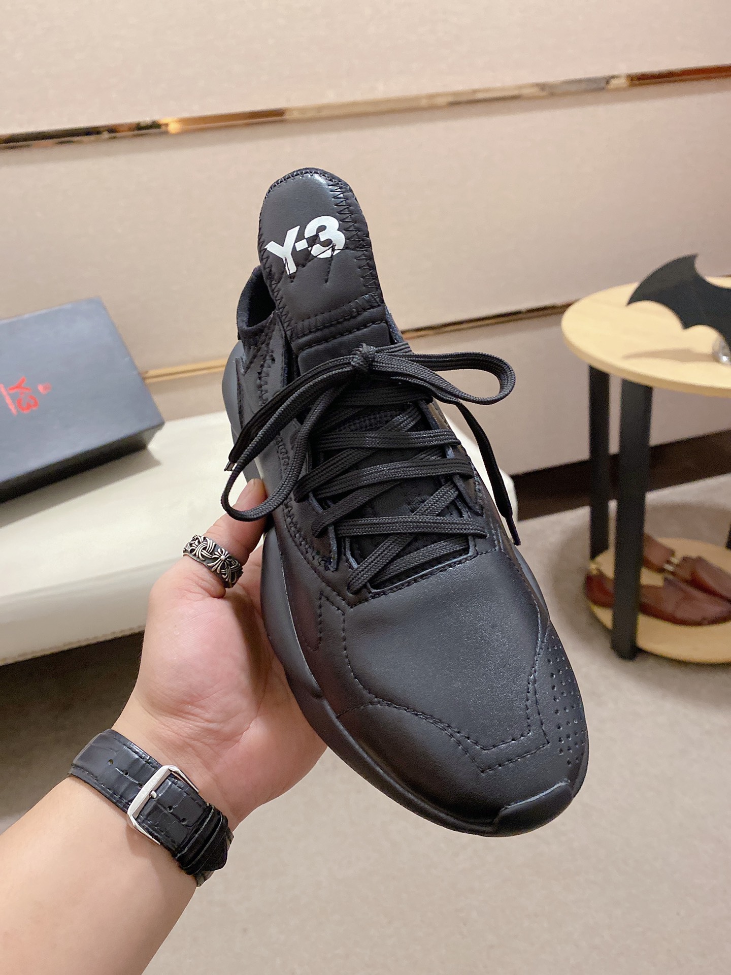 Y-3 Kaiwa Lace-Up Sneakers 26 - vstockx