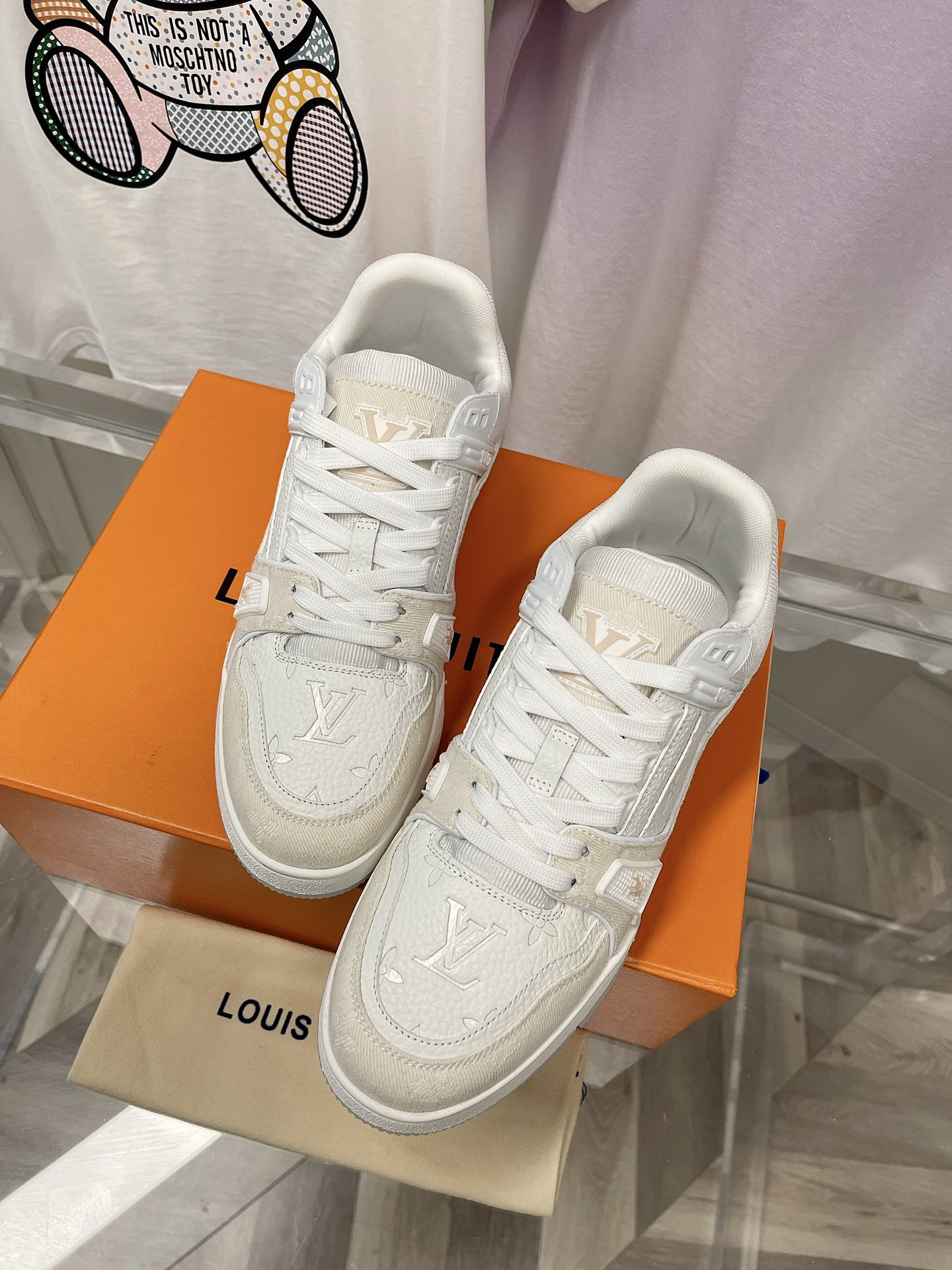 Louis Vuitton LV TRAINERS SNEAKER 2 - vstockx