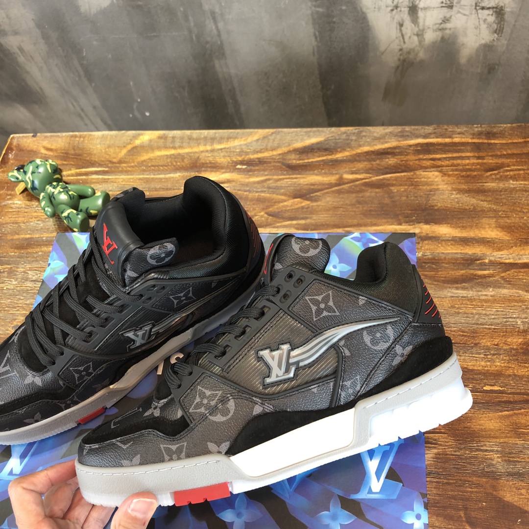 Louis Vuitton Trainer Sneakers 7 - vstockx
