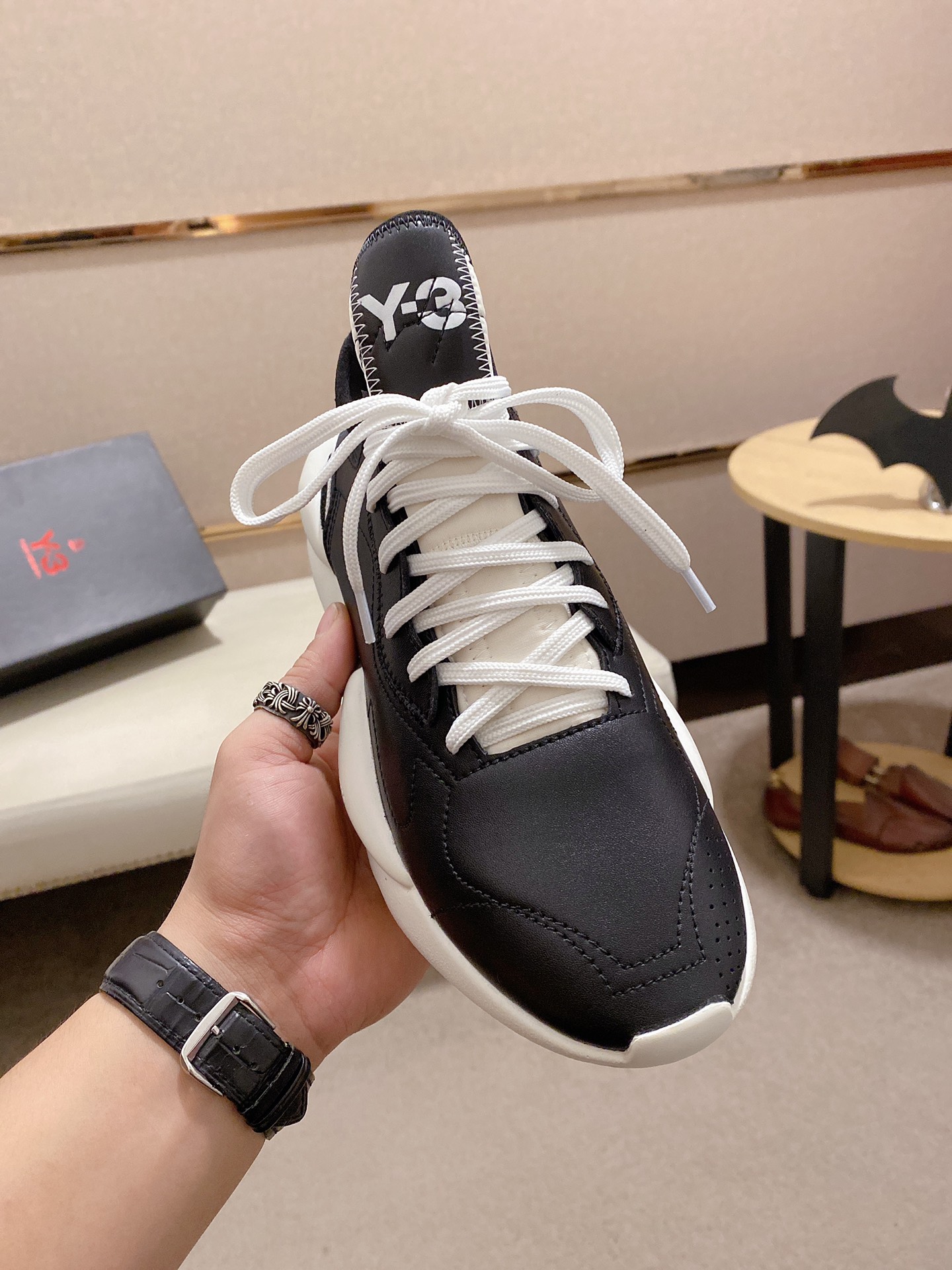 Y-3 Kaiwa Lace-Up Sneakers 24 - vstockx