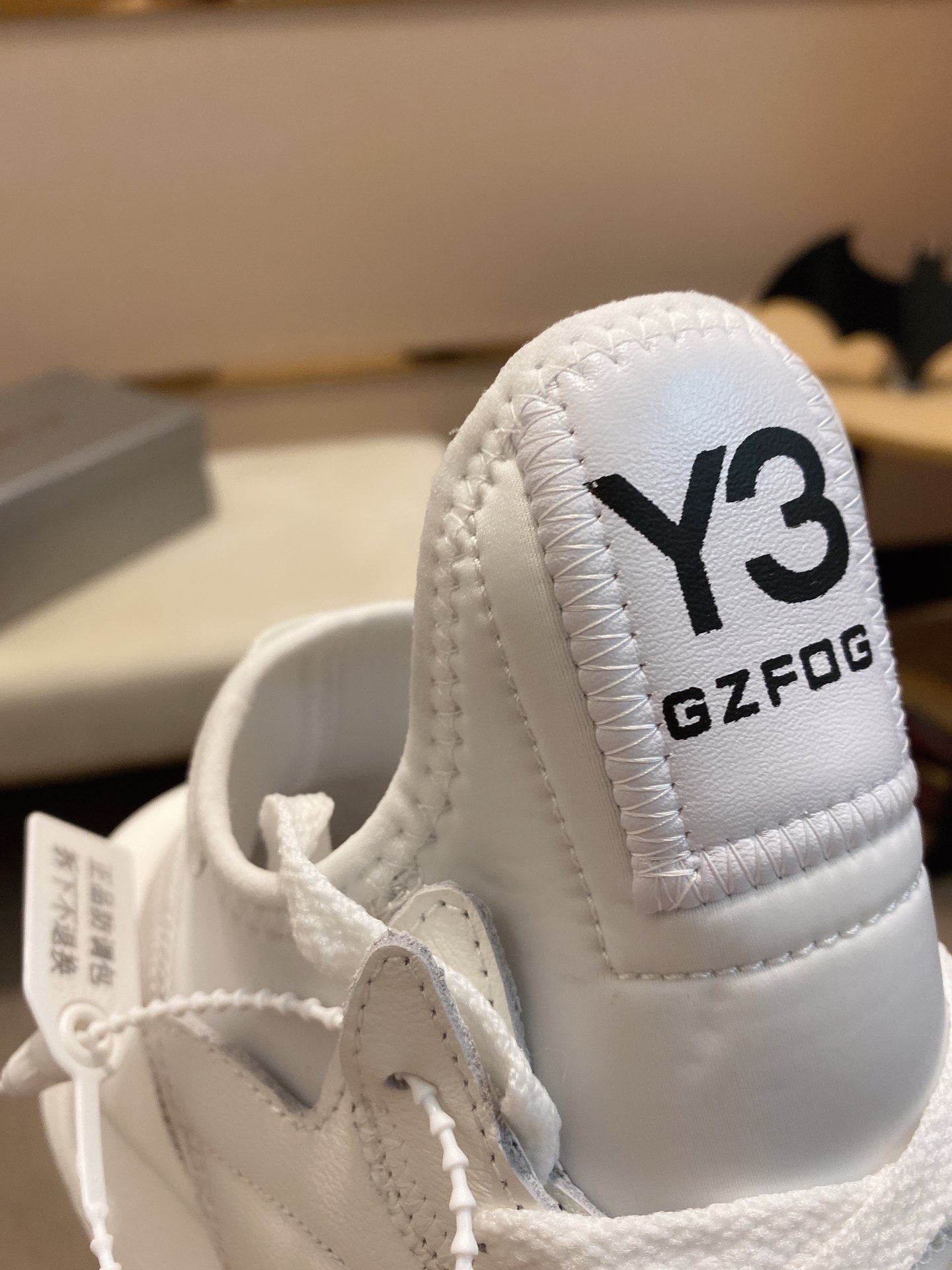 Y-3 Kaiwa Lace-Up Sneakers 40 - vstockx