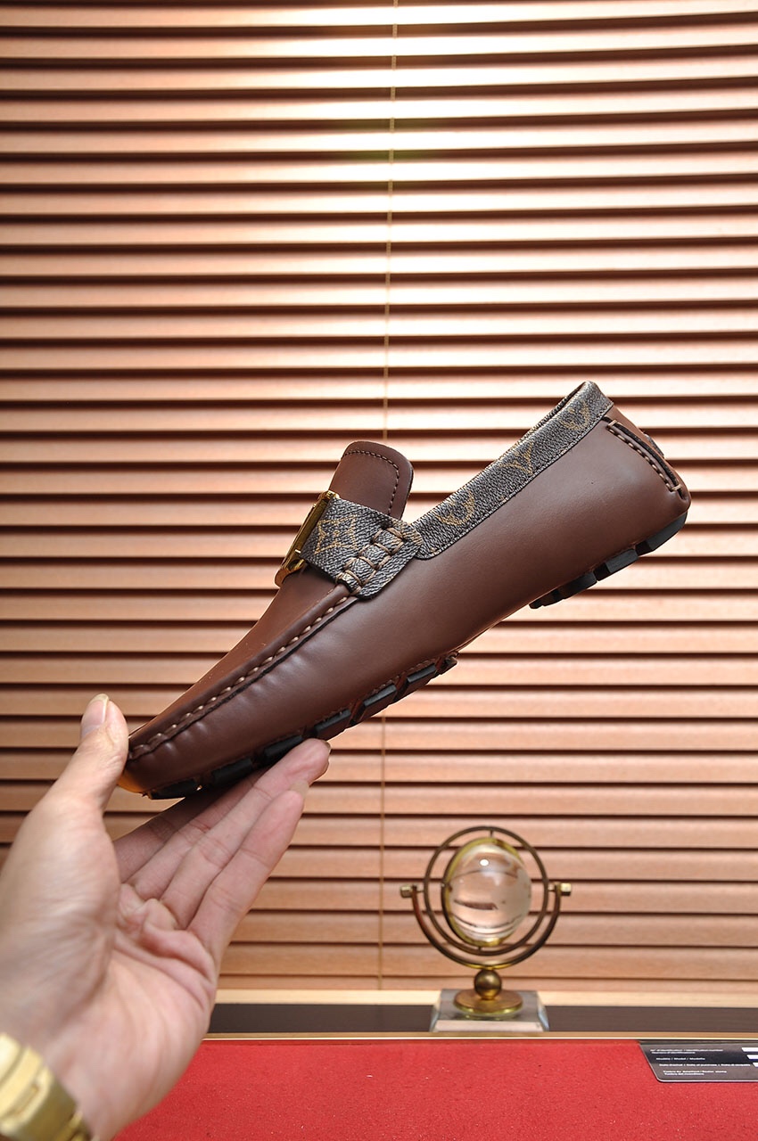 Louis Vuitton Leather Boots 7 - vstockx