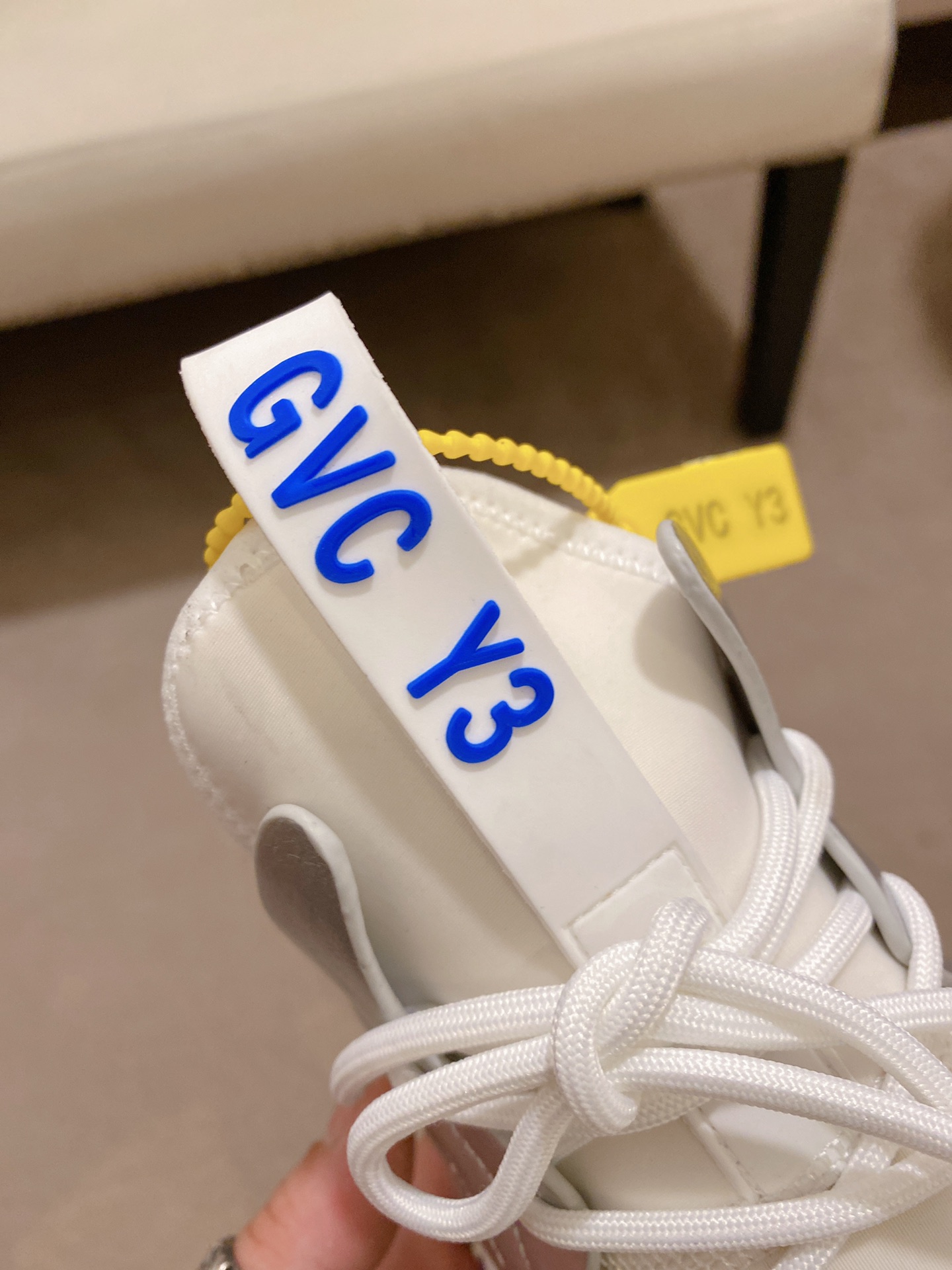 Y-3 Kaiwa Lace-Up Sneakers 2 - vstockx