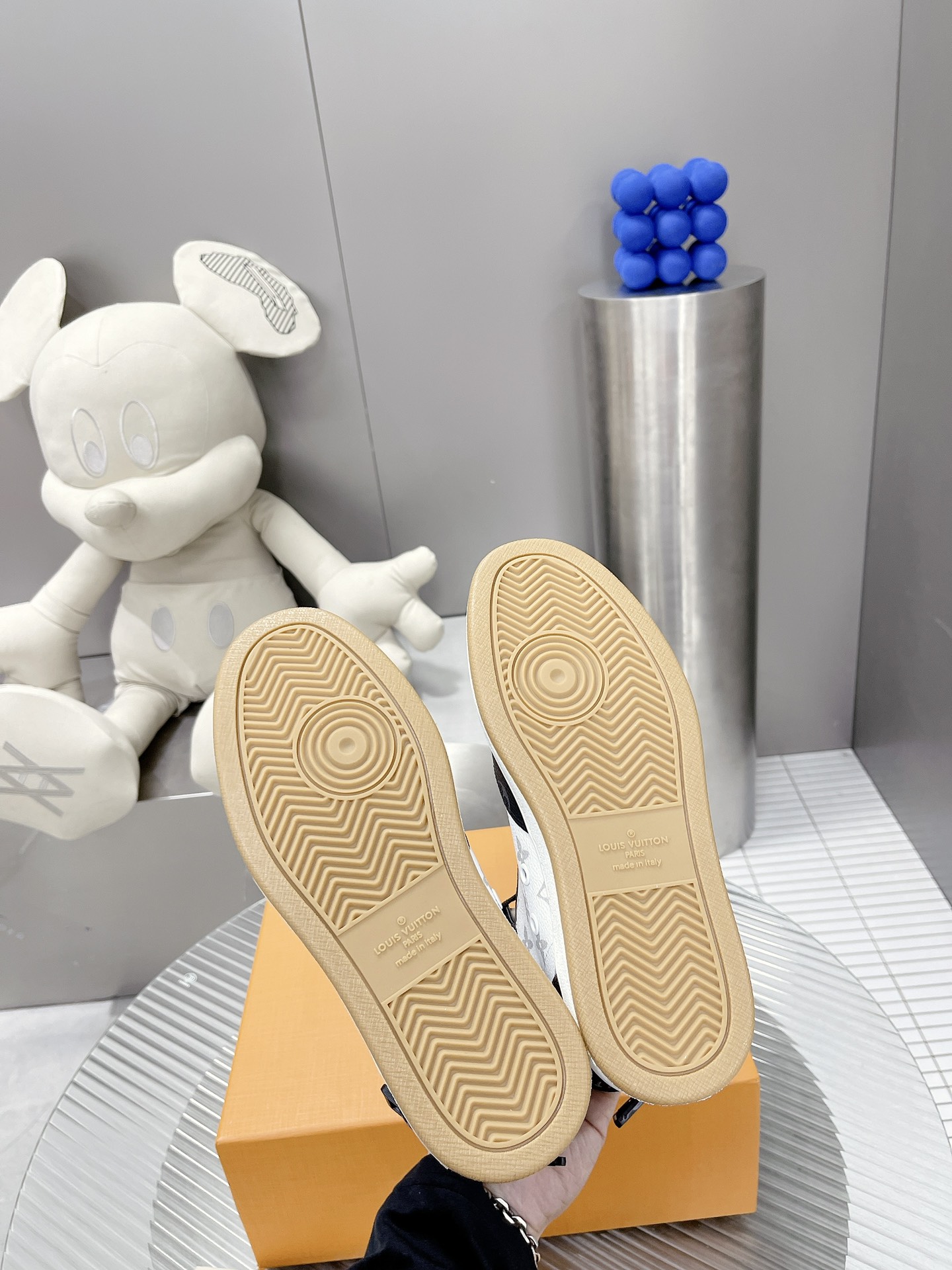 Louis Vuitton RIVOLI TRAINER BOOTS SNEAKER 11 - vstockx