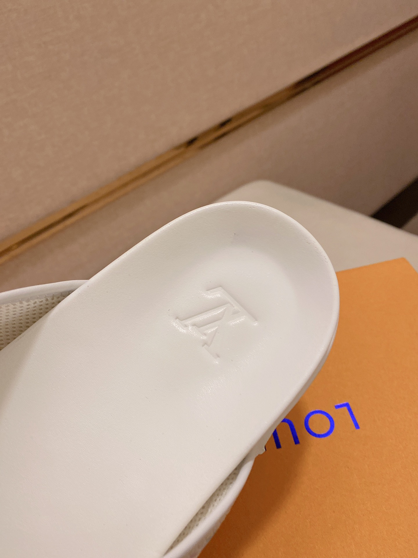 Louis Vuitton Honolulu Sneaker 8 - vstockx