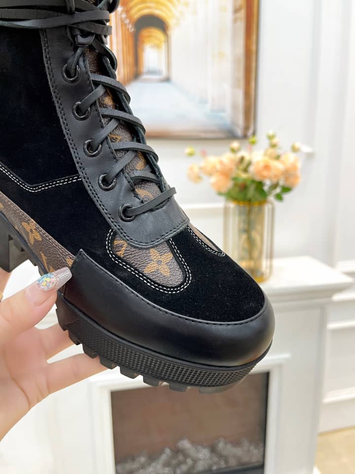 Louis Vuitton Laureate Platform Desert Boot Black - vstockx