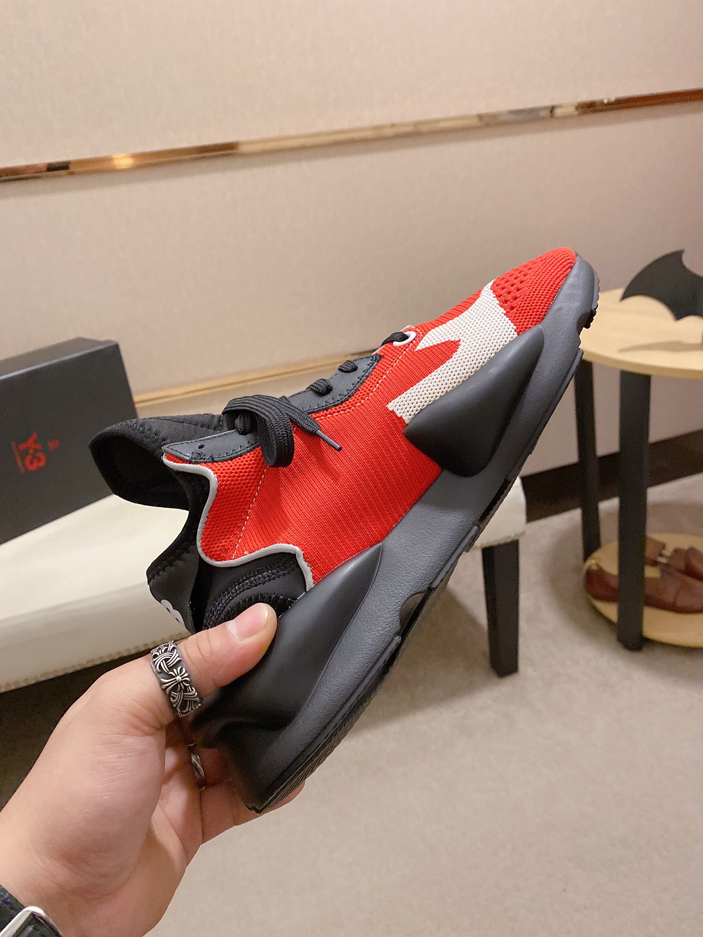 Y-3 Kaiwa Lace-Up Sneakers 11 - vstockx