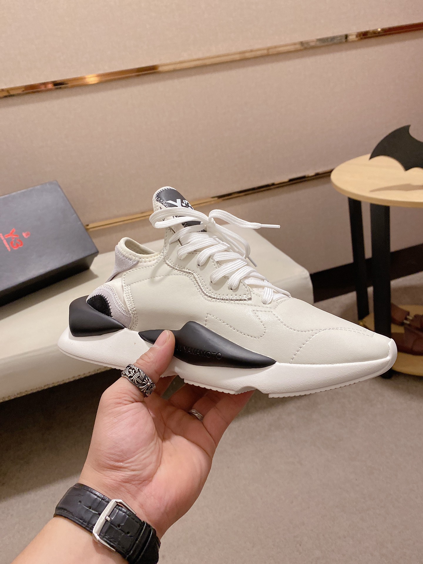 Y-3 Kaiwa Lace-Up Sneakers 23 - vstockx