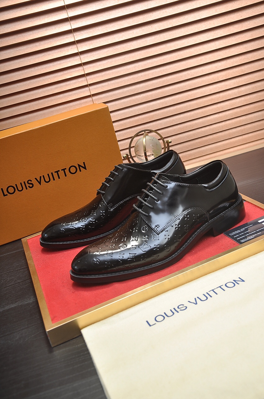 Louis Vuitton Leather Boots 43 - vstockx