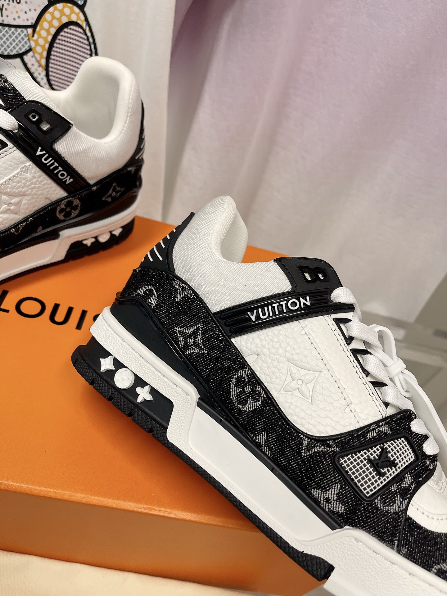 Louis Vuitton LV TRAINERS SNEAKER 2 - vstockx