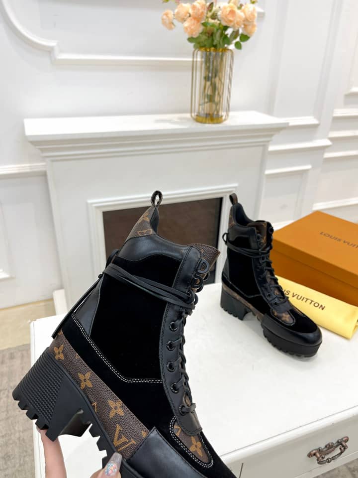 Louis Vuitton Laureate Platform Desert Boot Black - vstockx