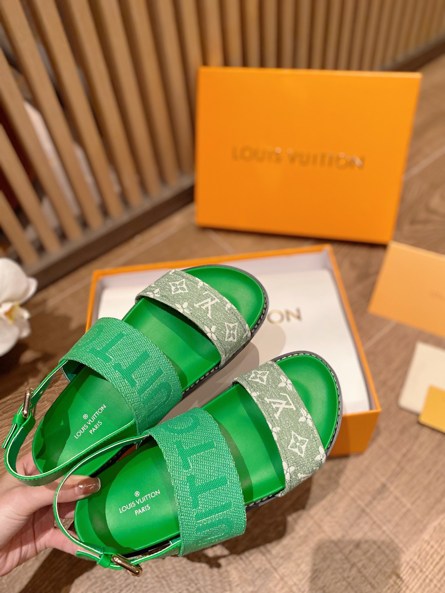 Louis Vuitton PASEO FLAT COMFORT SANDALS WOMEN 8 - vstockx