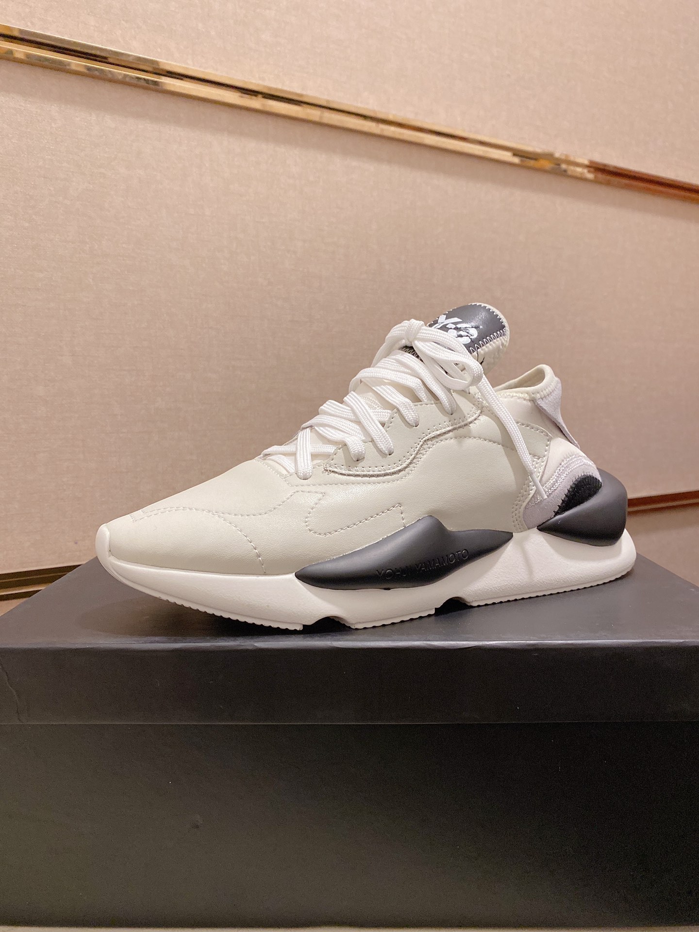 Y-3 Kaiwa Lace-Up Sneakers 23 - vstockx