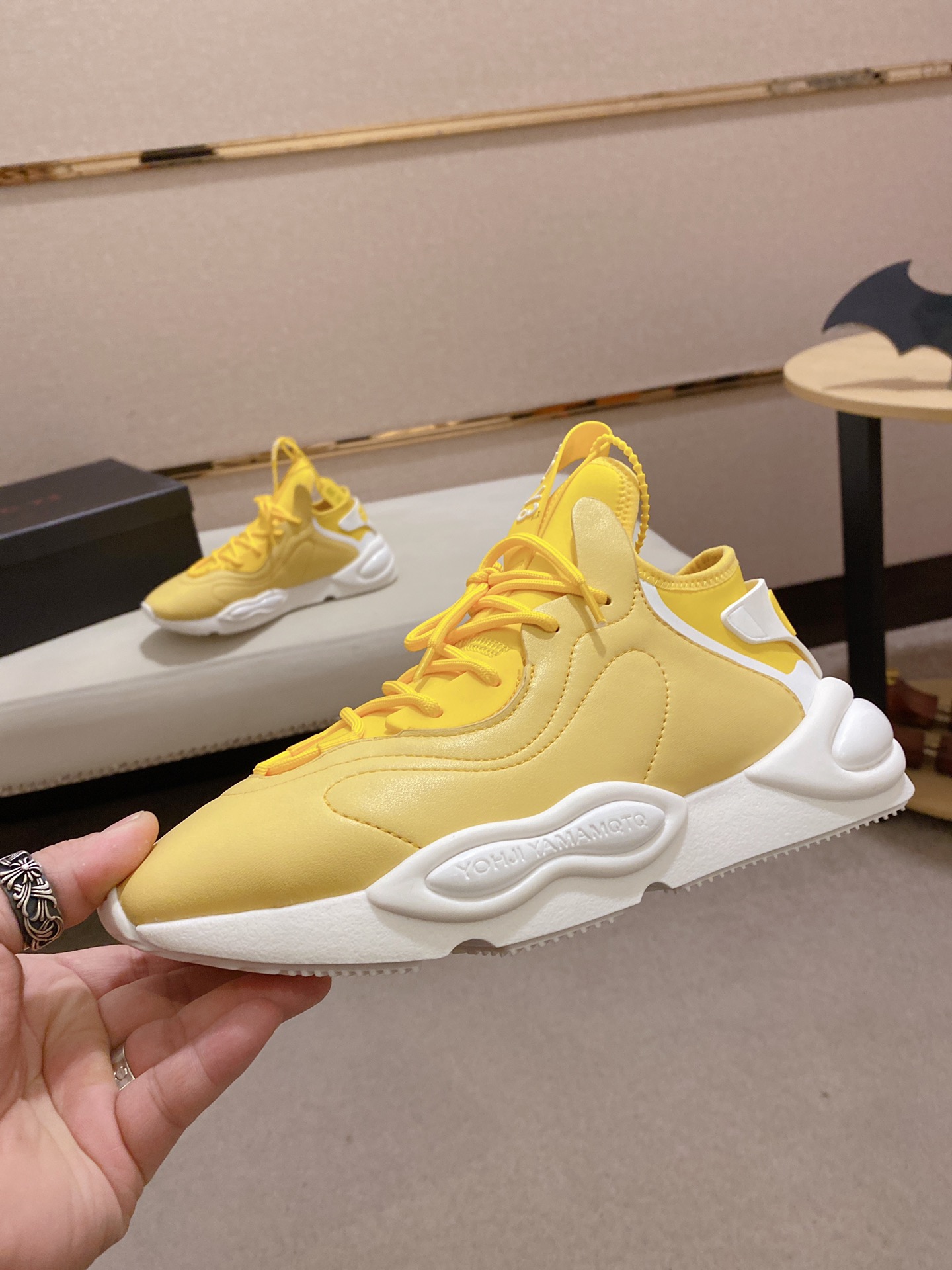 Y-3 Kaiwa Lace-Up Sneakers 3 - vstockx