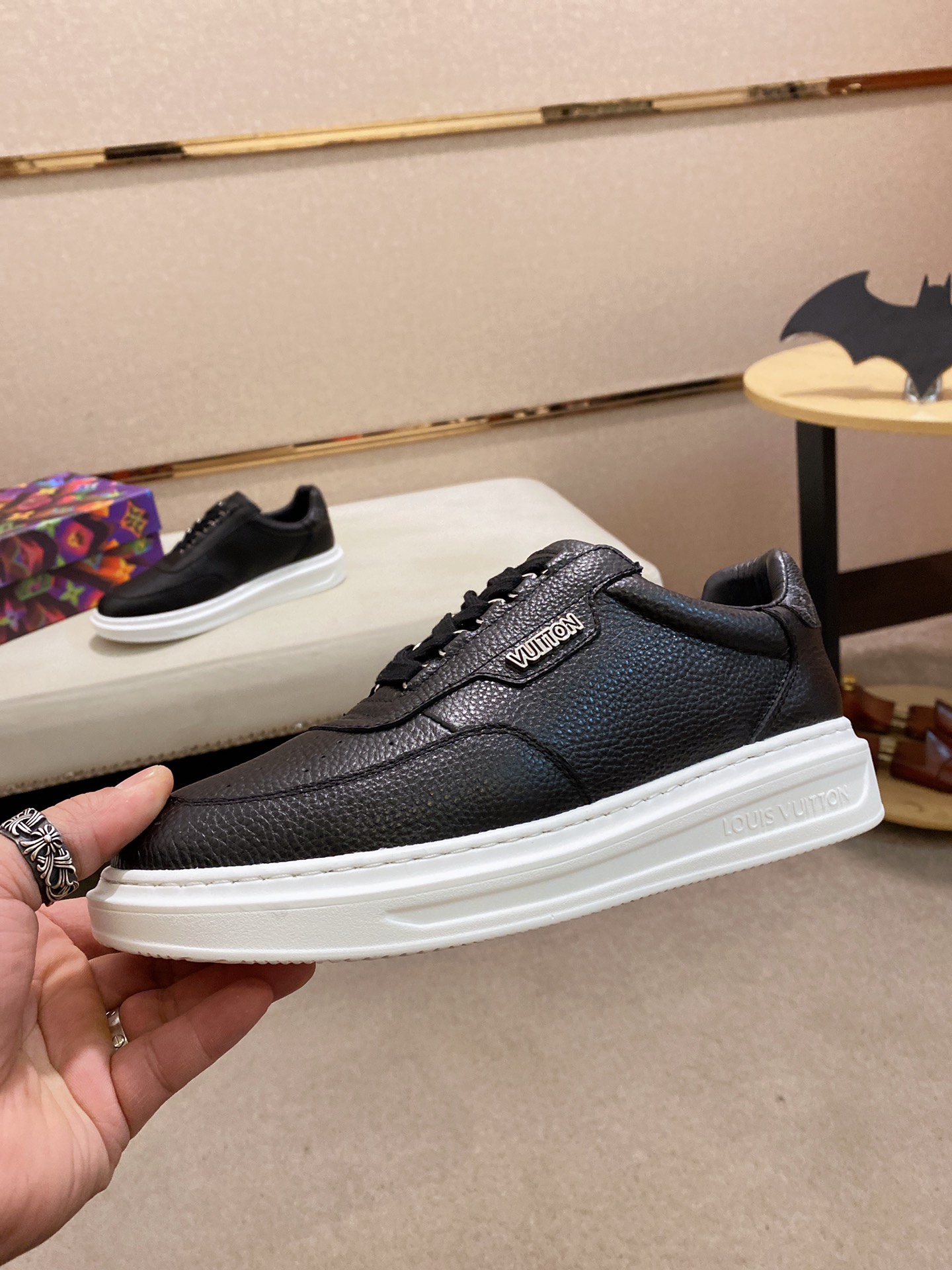 Louis Vuitton Low Top sneaker 111 - vstockx