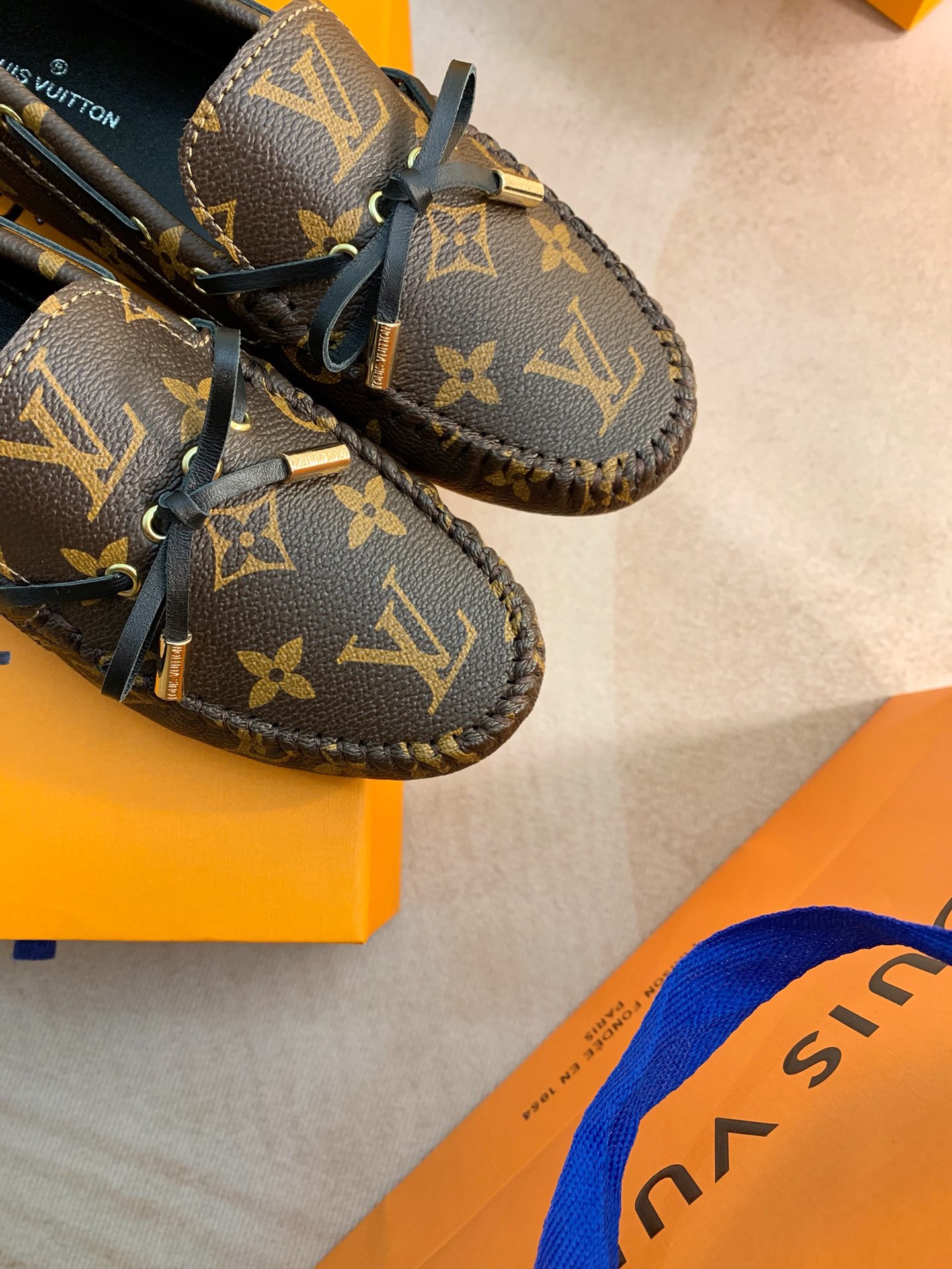 Louis Vuitton GLORIA FLAT LOAFERS WOMEN 11 - vstockx
