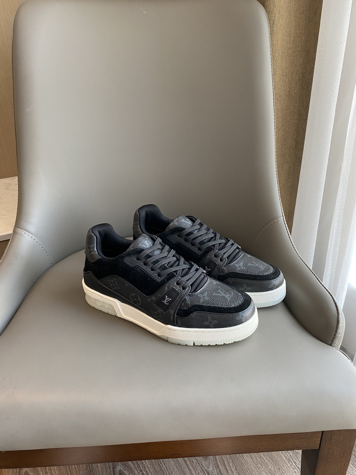 Louis Vuitton LV TRAINERS SNEAKER 9 - vstockx