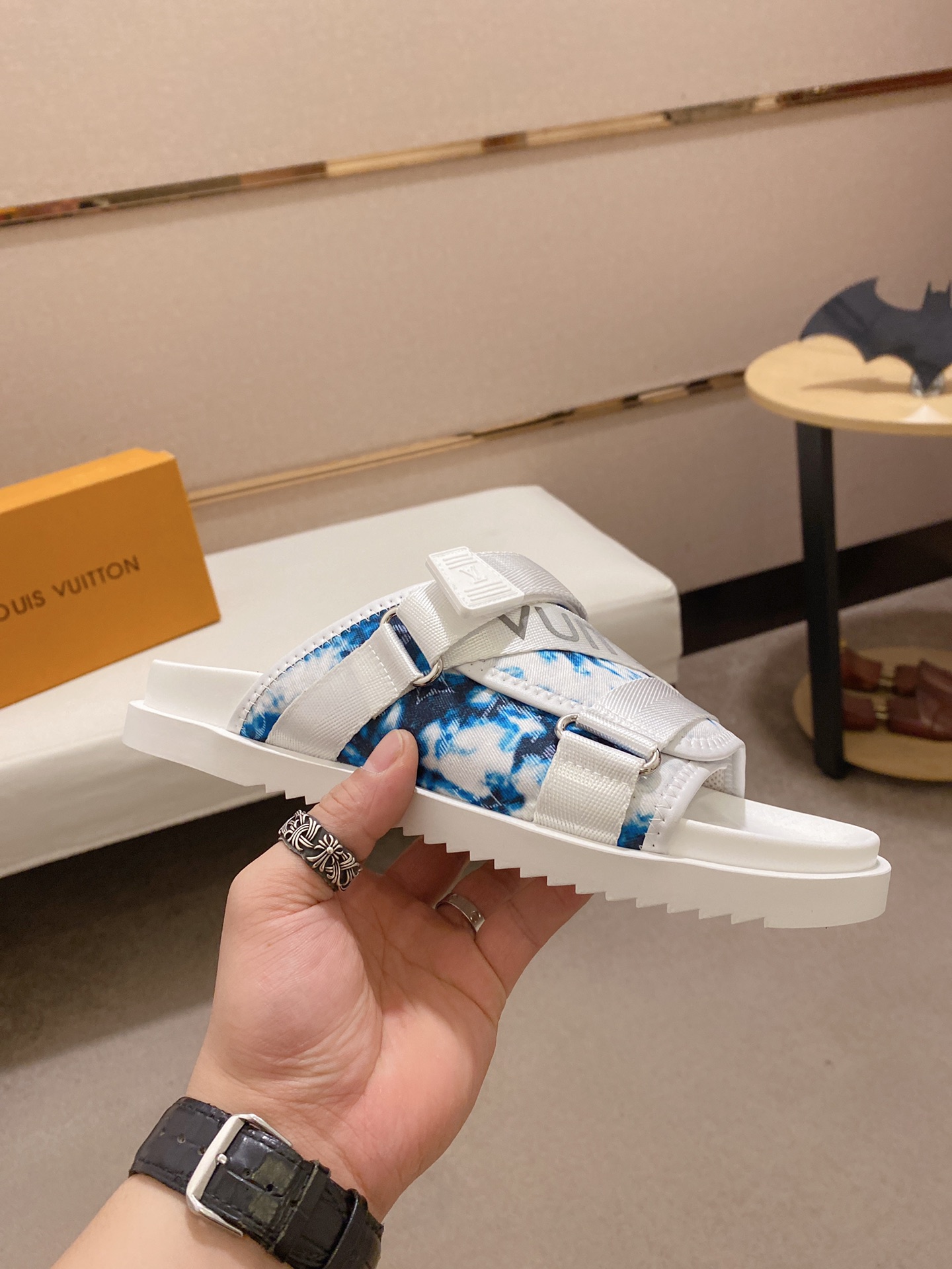 Louis Vuitton Honolulu Sneaker 7 - vstockx