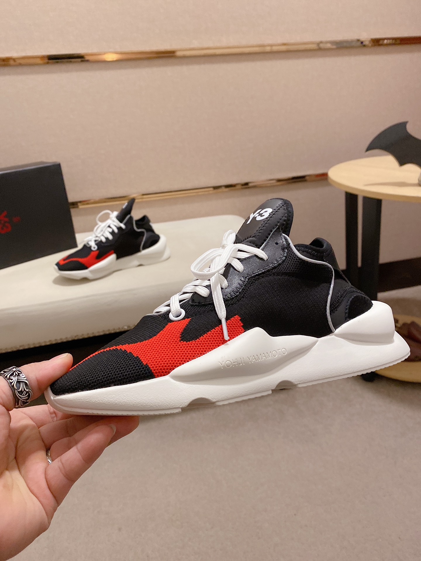 Y-3 Kaiwa Lace-Up Sneakers 13 - vstockx