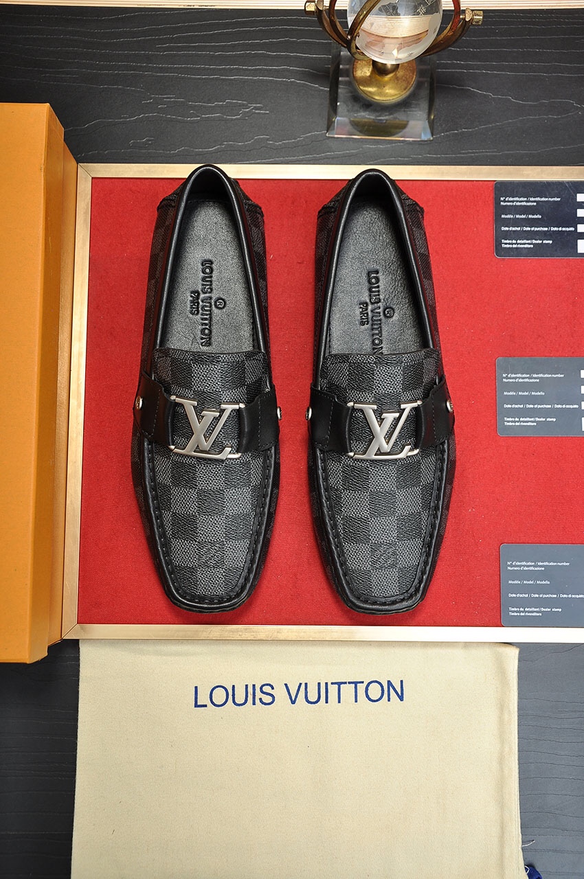 Louis Vuitton Leather Boots 10 - vstockx