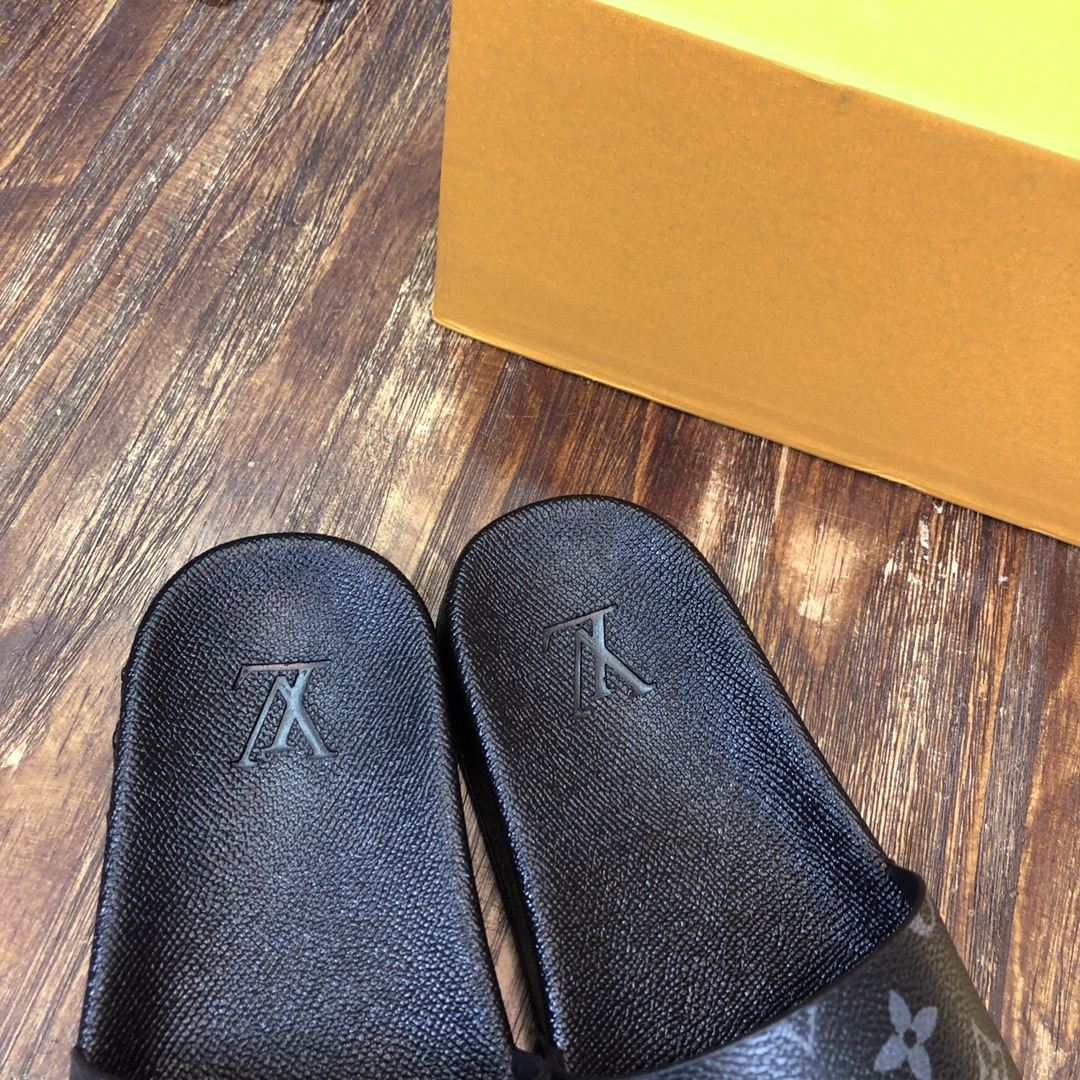 Louis Vuitton Slipper 143 - vstockx