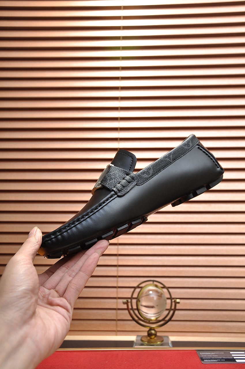 Louis Vuitton Leather Boots 8 - vstockx