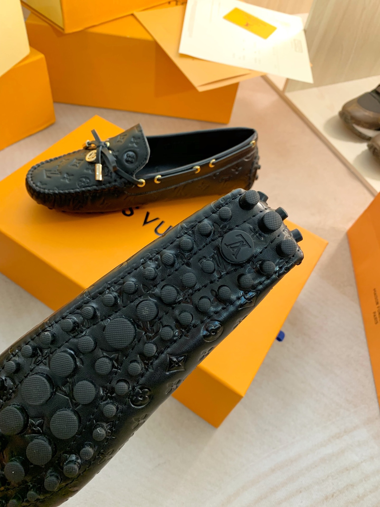 Louis Vuitton GLORIA FLAT LOAFERS WOMEN 11 - vstockx