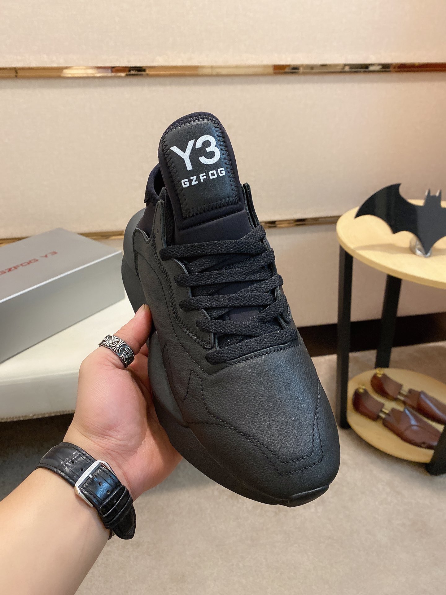 Y-3 Kaiwa Lace-Up Sneakers 45 - vstockx