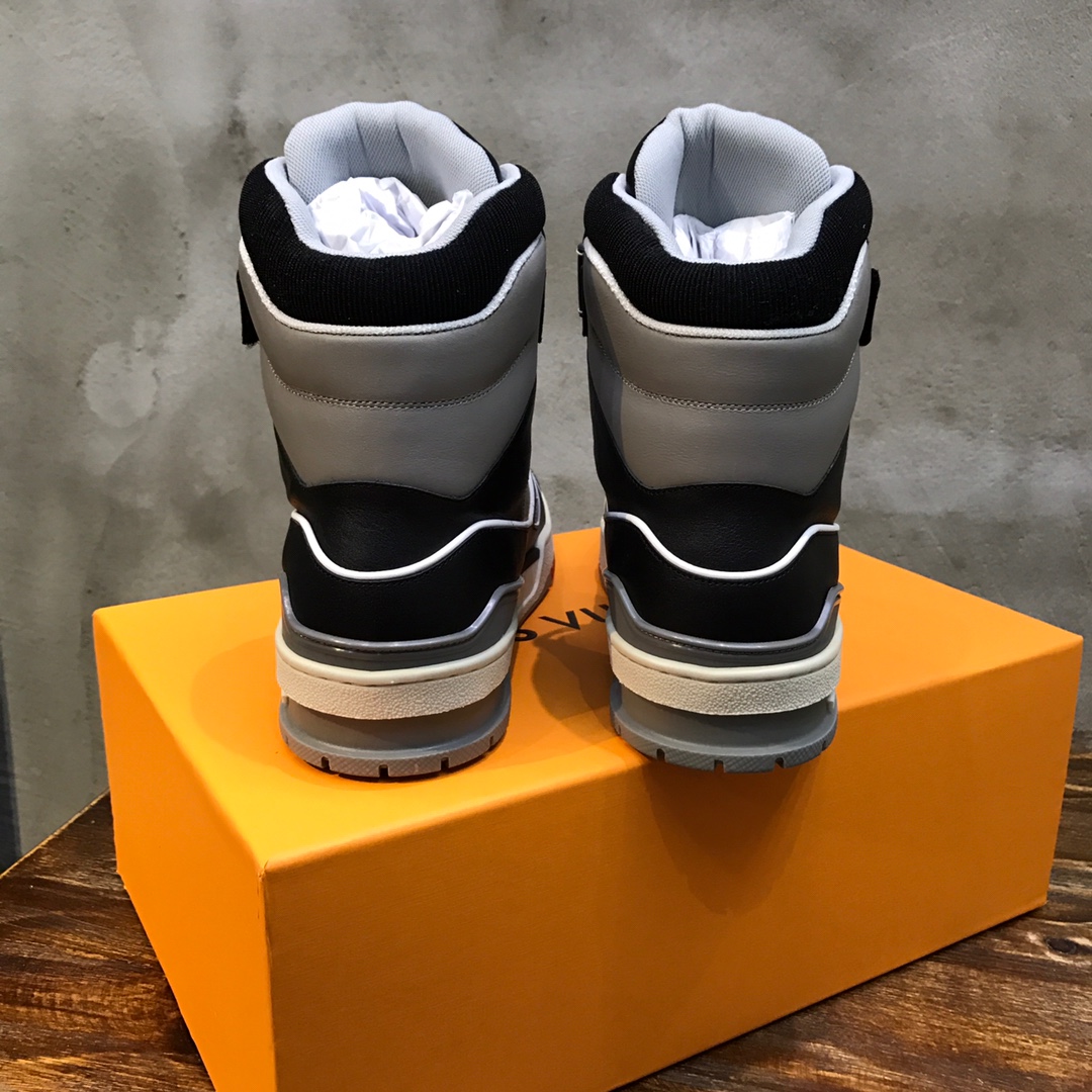 Louis Vuitton Trainer Sneakers 25 - vstockx