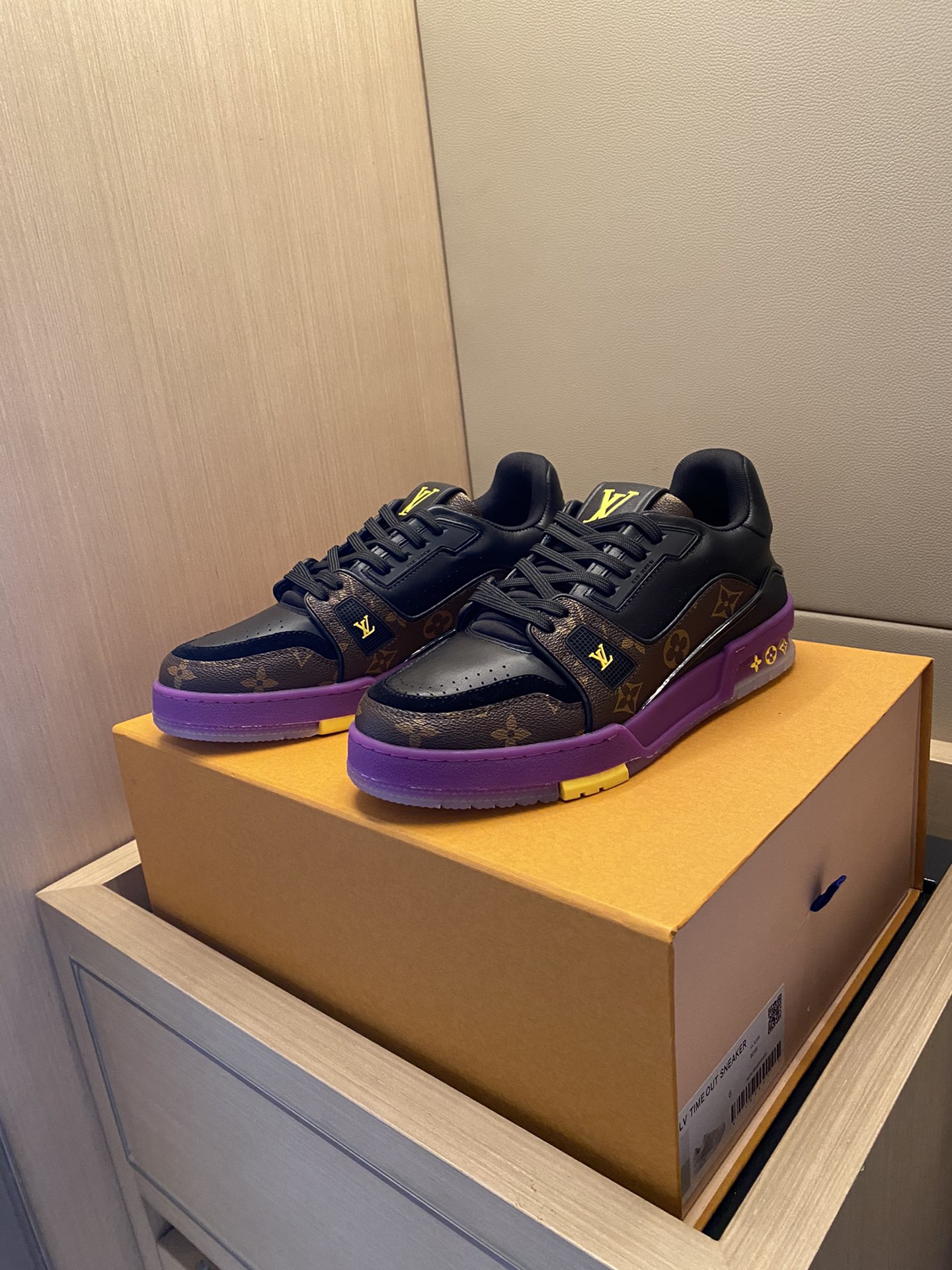 Louis Vuitton LV TRAINERS SNEAKER 9 - vstockx